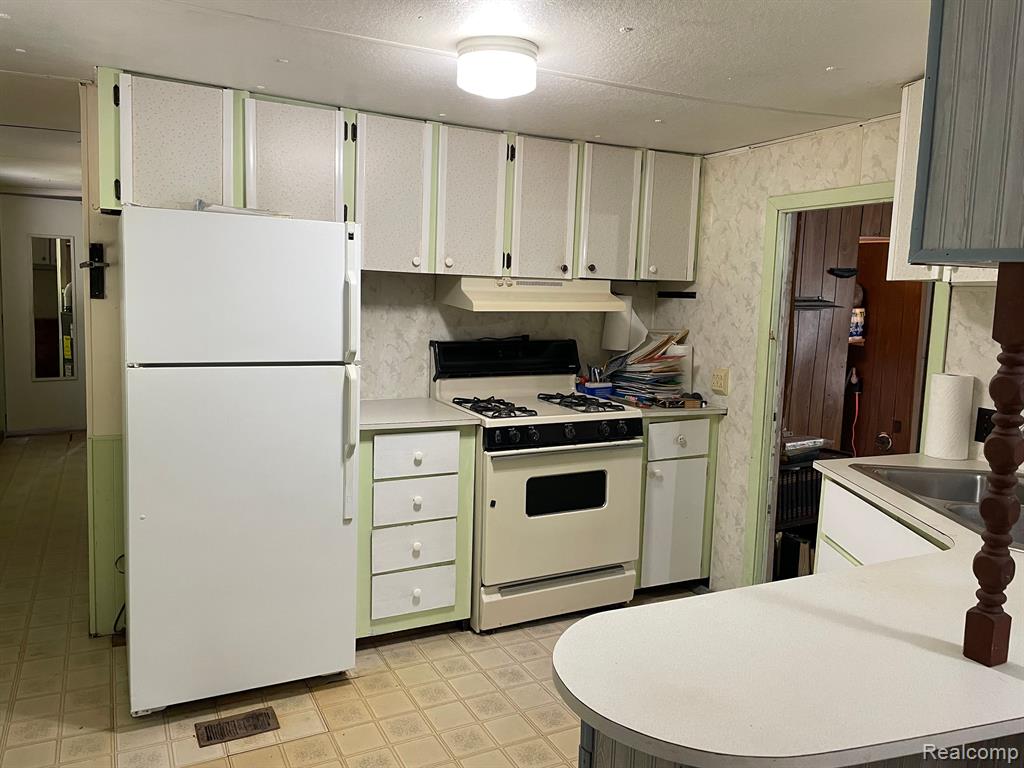 5149 North Lapeer Road Columbiaville, MI 48421 - Photo 8 of 30 Gallery Image 8