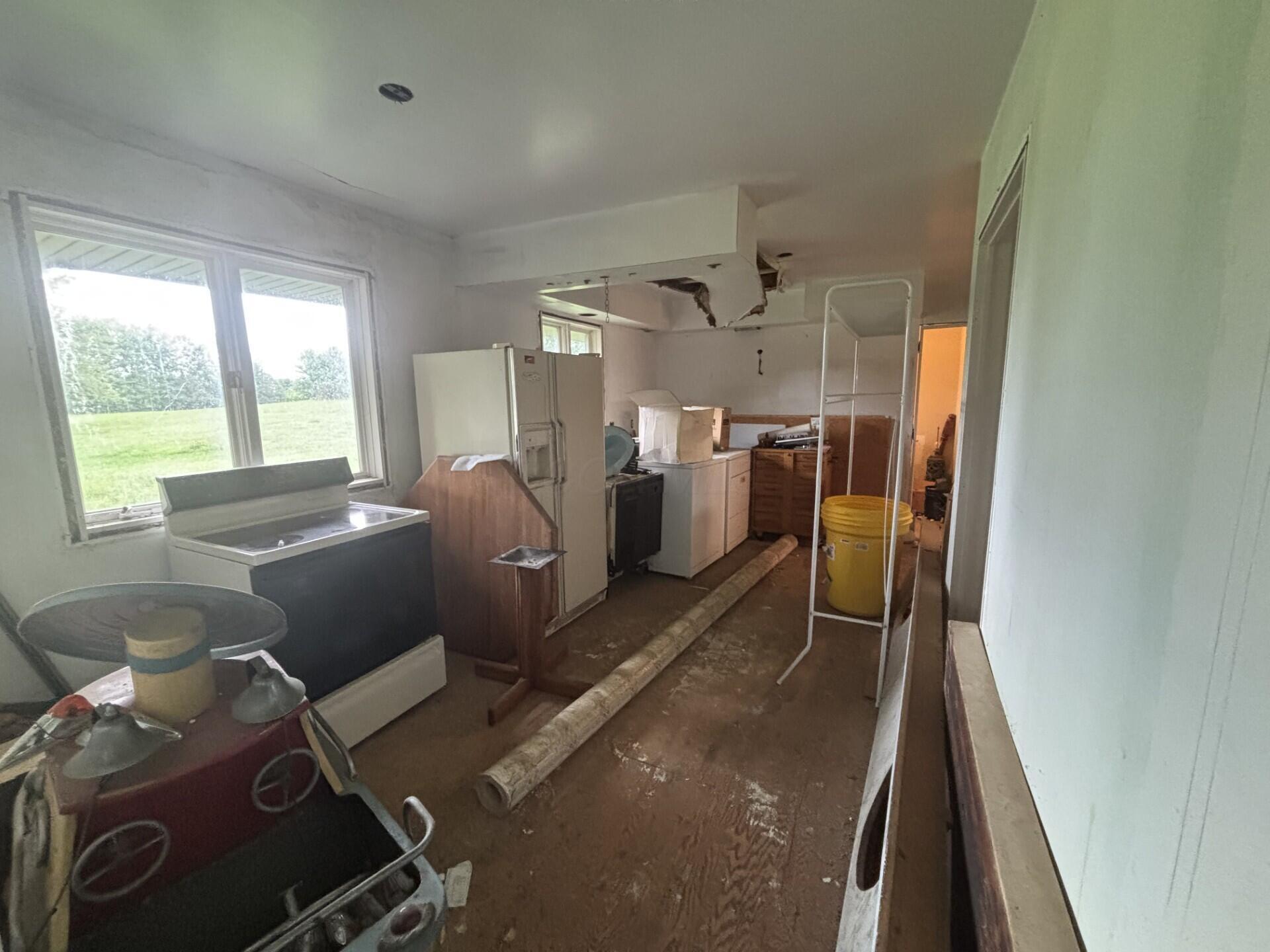 2017 Hazelton-Etna Road Southwest Alexandria, OH 43001 - Photo 16 of 39 Kitchen Area