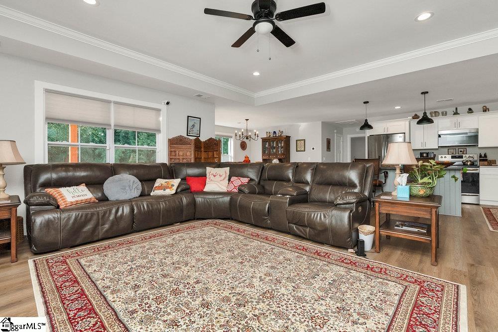196 Zoar Heights Road Greer, SC 29651 - Photo 8 of 36 Gallery Image 8