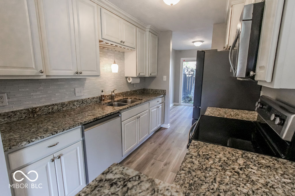 5111 Vantage Point Road Avon, IN 46123 - Photo 14 of 43
