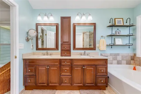 $645,000 | 320 Hillside Manor Drive Northeast, Sugar Hill, GA 30518