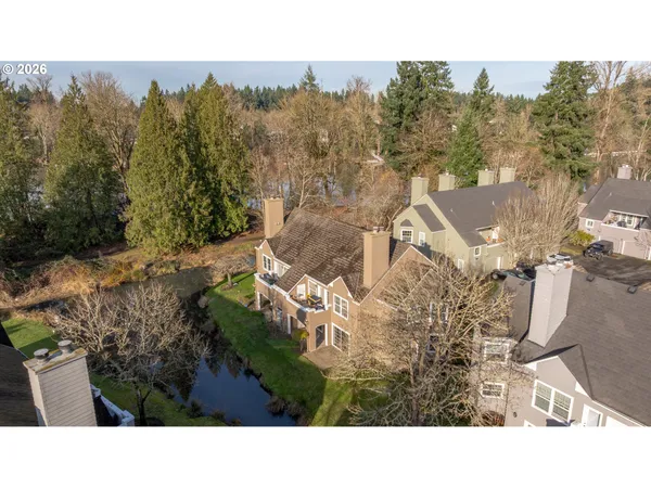 $305,000 | 8635 Southwest Curry Drive, Unit B, Wilsonville, OR 97070