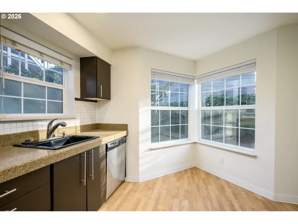 $305,000 | 8635 Southwest Curry Drive, Unit B, Wilsonville, OR 97070