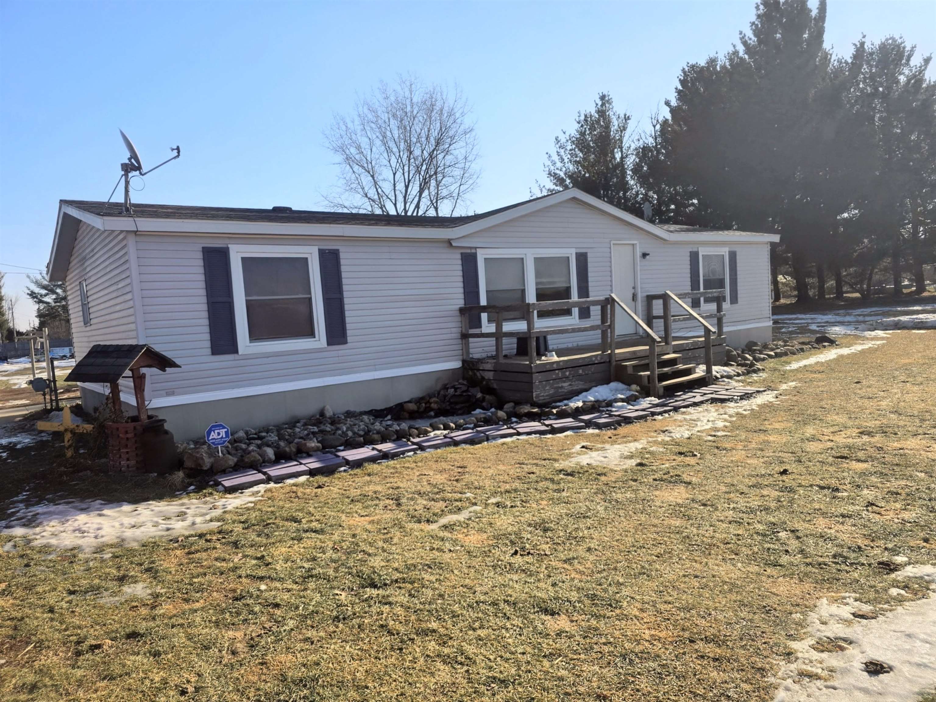 3990 North Ferris Road Riverdale, MI 48877 - Photo 1 of 11