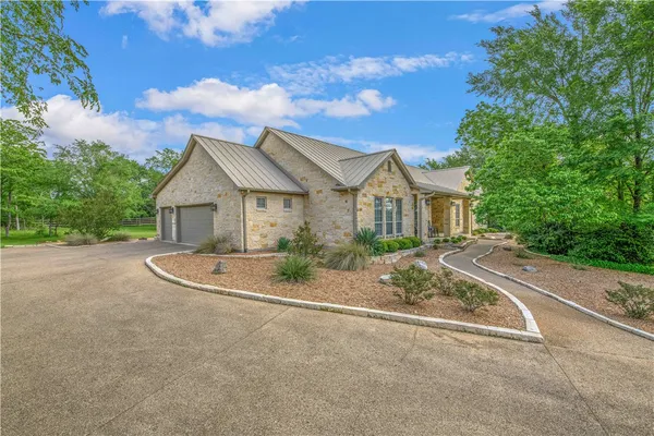 $835,000 | 4819 Williams Creek Drive, College Station, TX 77845