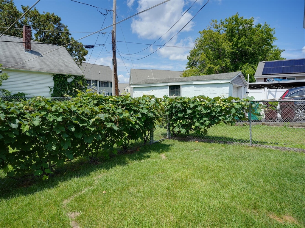 35 Agawam Street Lowell, MA 01852 - Photo 6 of 25