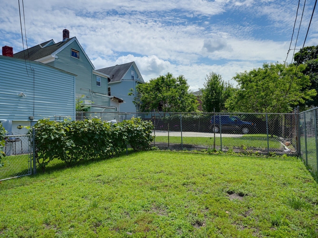 35 Agawam Street Lowell, MA 01852 - Photo 8 of 25