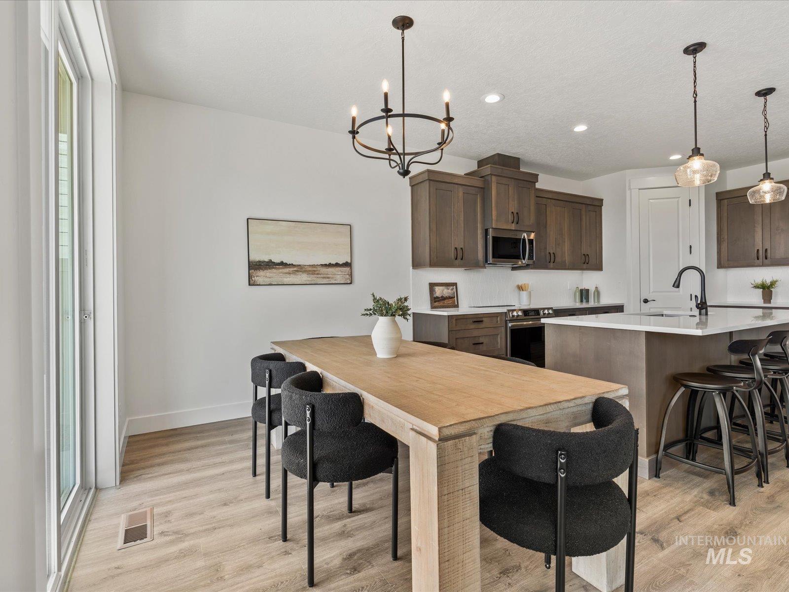 365 South Bumper Way Boise, ID 83716 - Photo 8 of 45