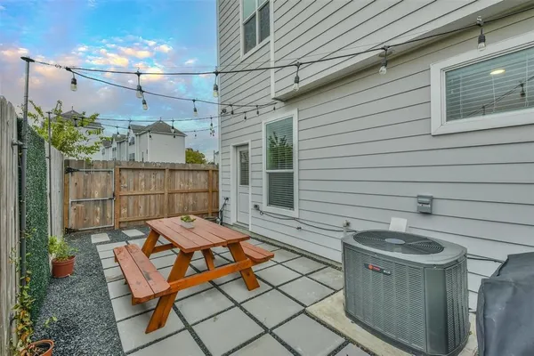 $2,745 | 1815 Napa Creek Lane, Houston, TX 77009