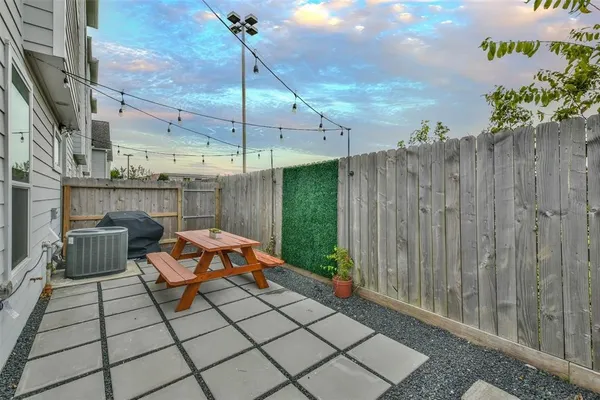 $2,745 | 1815 Napa Creek Lane, Houston, TX 77009