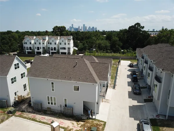 $2,745 | 1815 Napa Creek Lane, Houston, TX 77009