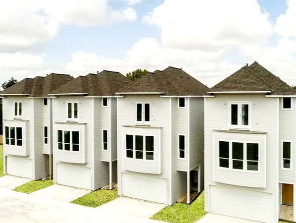 $2,745 | 1815 Napa Creek Lane, Houston, TX 77009