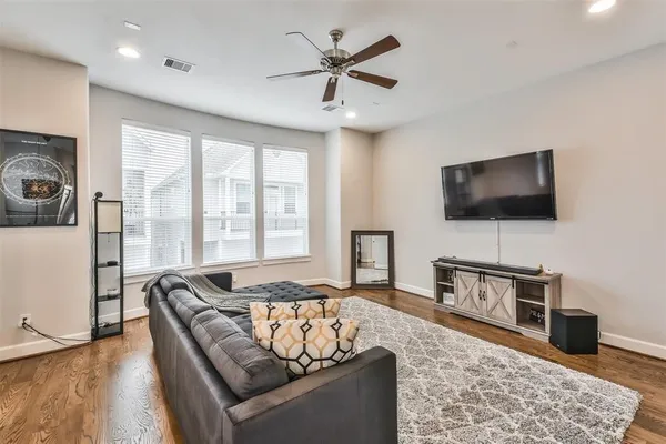 $2,745 | 1815 Napa Creek Lane, Houston, TX 77009