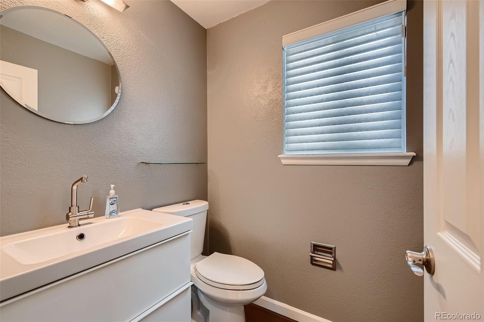 9837 Burberry Way Highlands Ranch, CO 80129 - Photo 10 of 31 Gallery Image 10