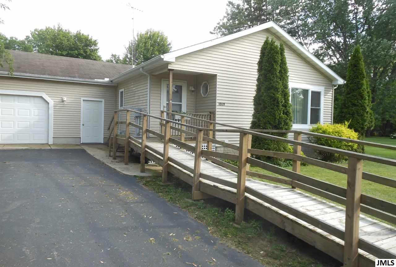 1019 Oak Grove Road Jackson, MI 49203 - Photo 2 of 6 Photo 2