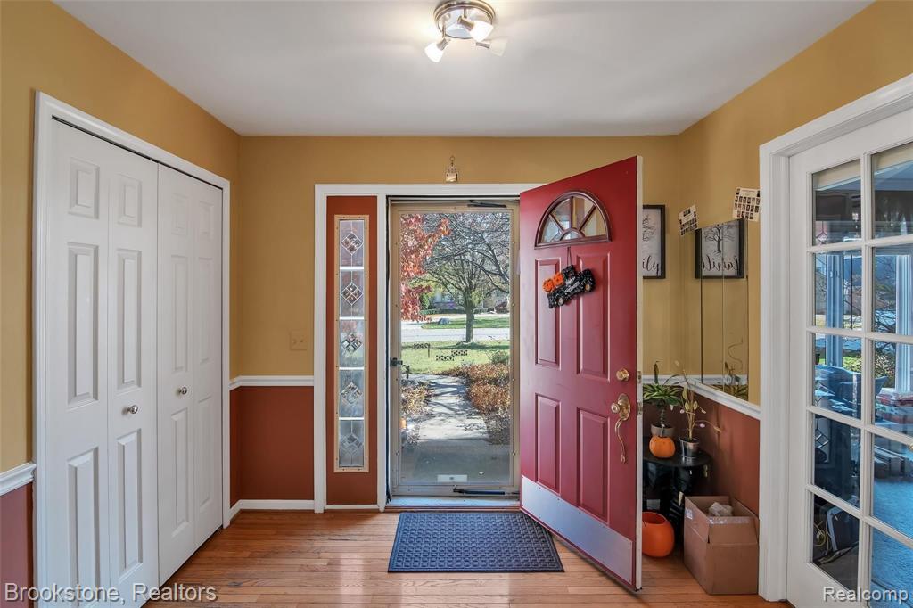 2041 Reagan Drive Rochester Hills, MI 48309 - Photo 2 of 27