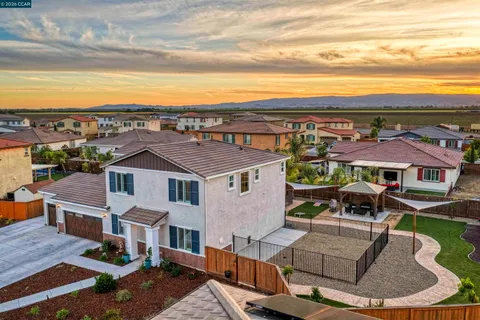 $889,000 | 1655 Apricot Court, Dixon, CA 95620