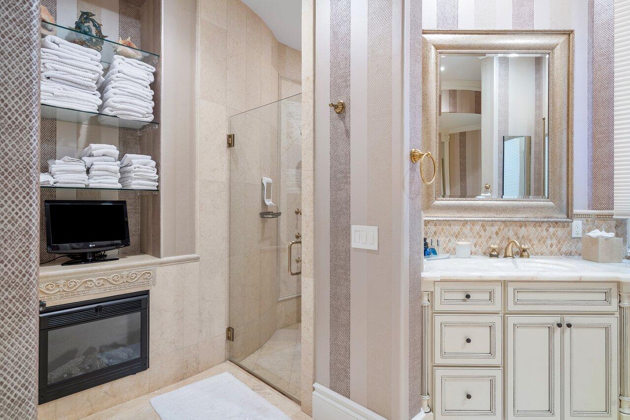17519 Foxborough Lane Boca Raton, FL 33496 - Photo 39 of 75 136-17519FoxboroughLane-BocaRaton-FL-334
