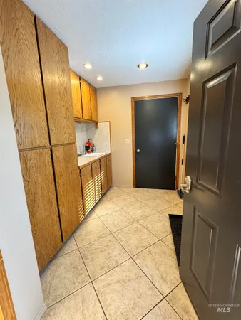 $434,900 | 522 North Apple Street, Shoshone, ID 83352