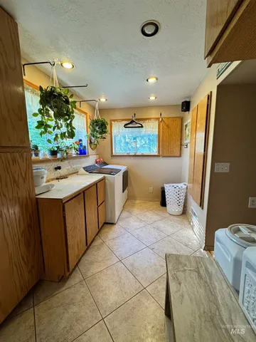 $434,900 | 522 North Apple Street, Shoshone, ID 83352