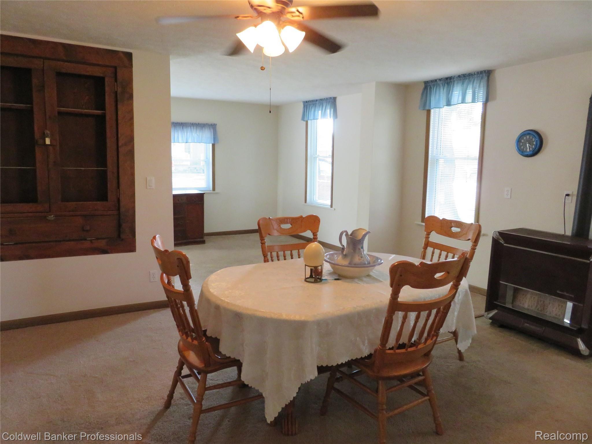 6 119 dining room.JPG