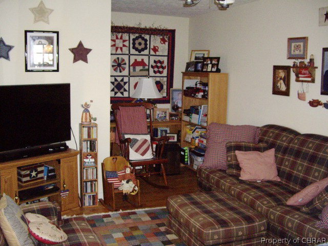 299 Edgewater Road Saluda, VA 23149 - Photo 8 of 16 Gallery Image 8