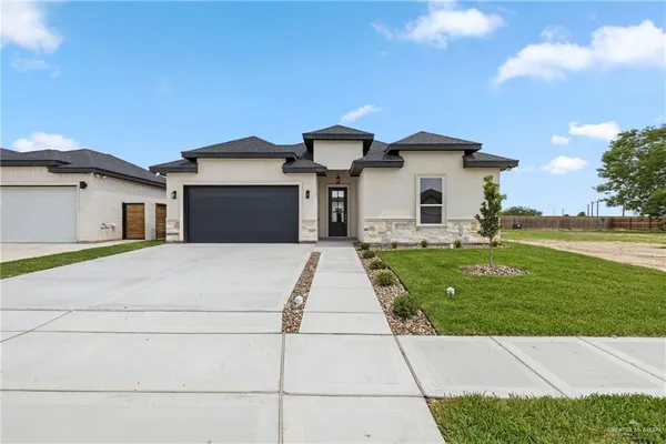 $305,000 | 900 Magnolia Street, Mission, TX 78573