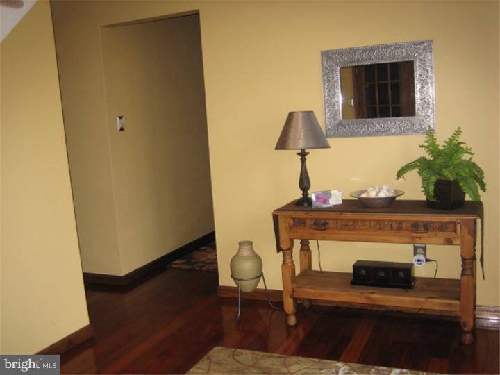 79 Freedom Road Sewell, NJ 08080 - Photo 11 of 18 Foyer