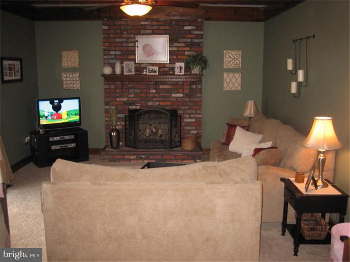 79 Freedom Road Sewell, NJ 08080 - Photo 10 of 18 Family Room