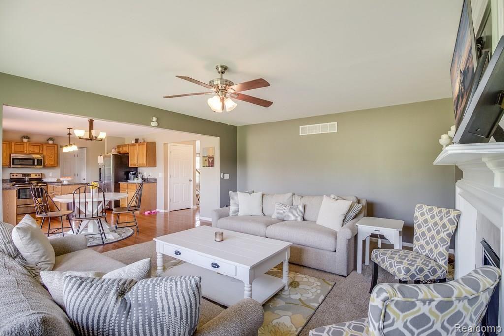 3975 Hopefield Court Canton, MI 48188 - Photo 9 of 24