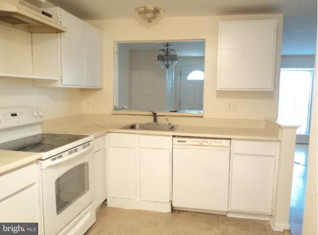 11235 Legato Way Silver Spring, MD 20901 - Photo 5 of 13 Kitchen