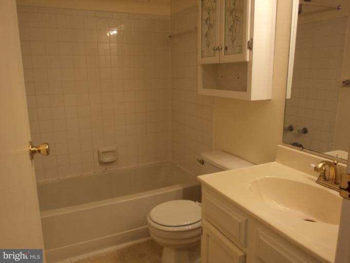 11235 Legato Way Silver Spring, MD 20901 - Photo 7 of 13 Bath