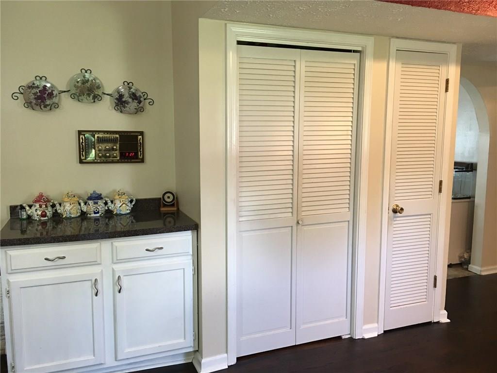 6913 Combs Road Indianapolis, IN 46237 - Photo 3 of 28 Gallery Image 3