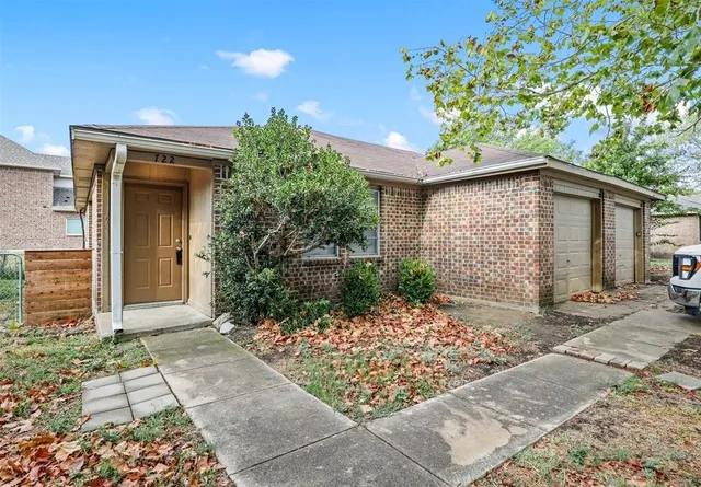 $1,400 | 722 Prairie Creek Drive, Princeton, TX 75407