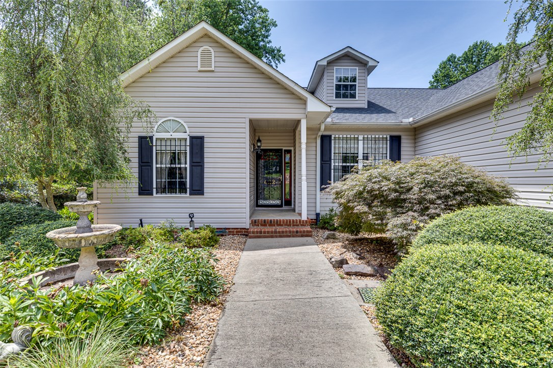 402 Holly Ridge Drive Anderson, SC 29621 - Photo 2 of 50