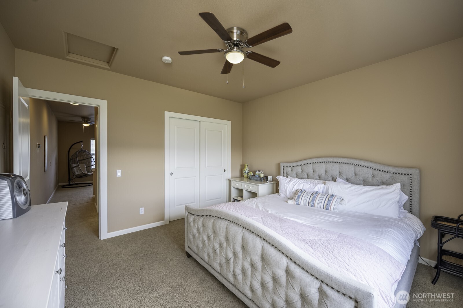 23466 Sunserra Loop Quincy, WA 98848 - Photo 26 of 40 a bedroom with a bed and a ceiling fan