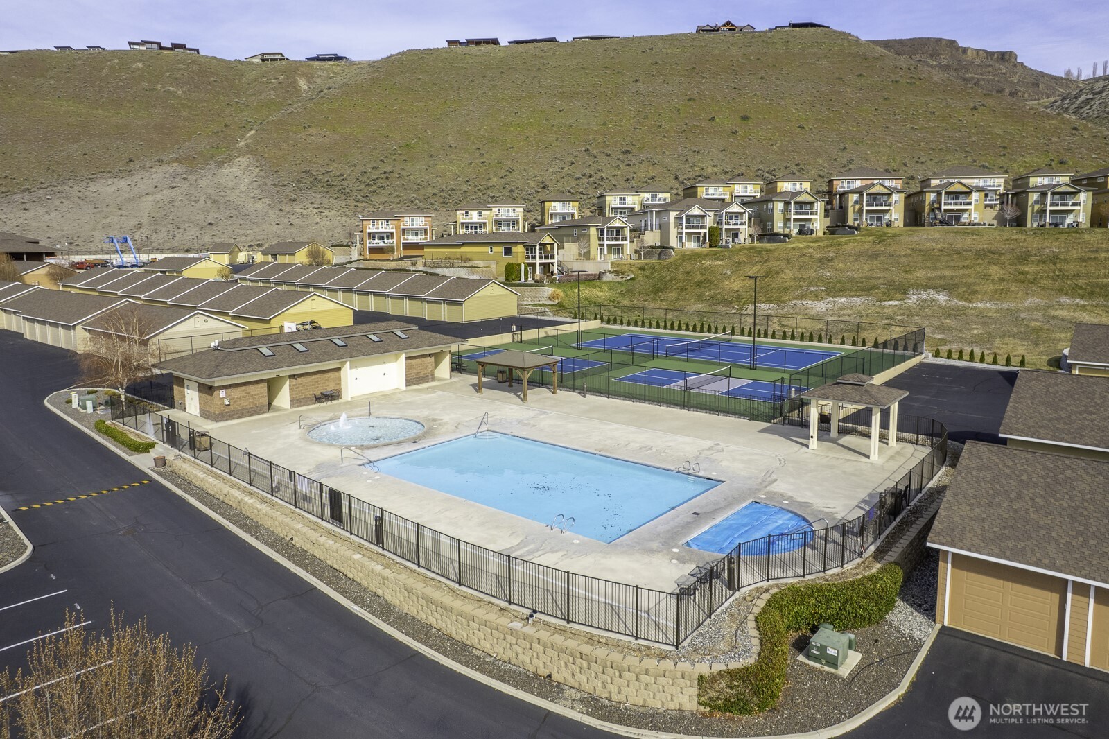 23466 Sunserra Loop Quincy, WA 98848 - Photo 34 of 40 a view of a swimming pool with an ocean view