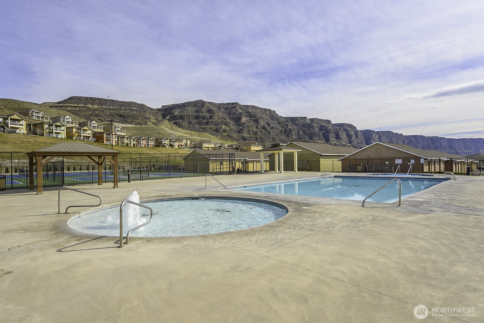23466 Sunserra Loop Quincy, WA 98848 - Photo 35 of 40 a swimming pool with mountain view