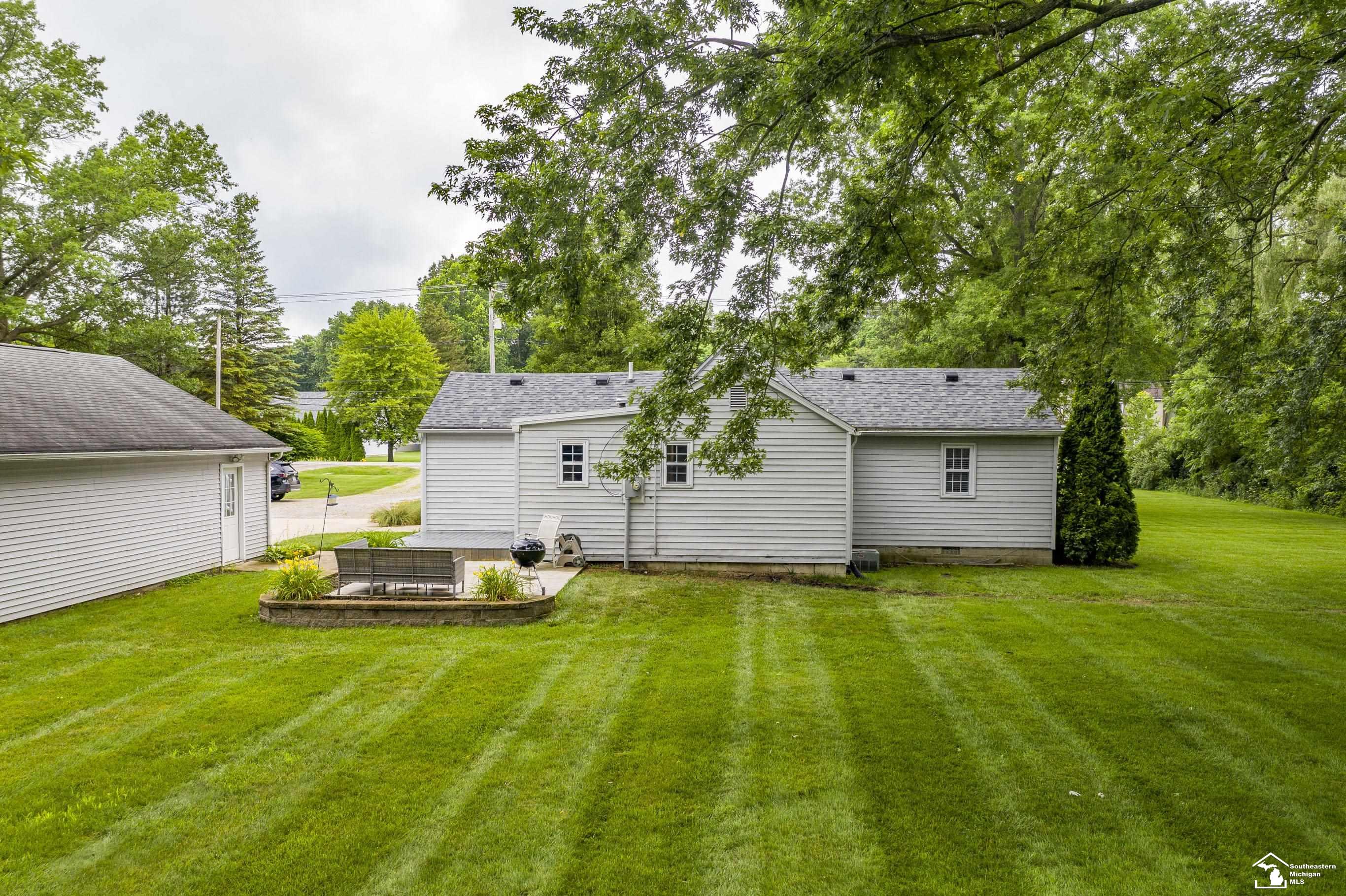 7768 Summerfield Road Lambertville, MI 48144 - Photo 7 of 33
