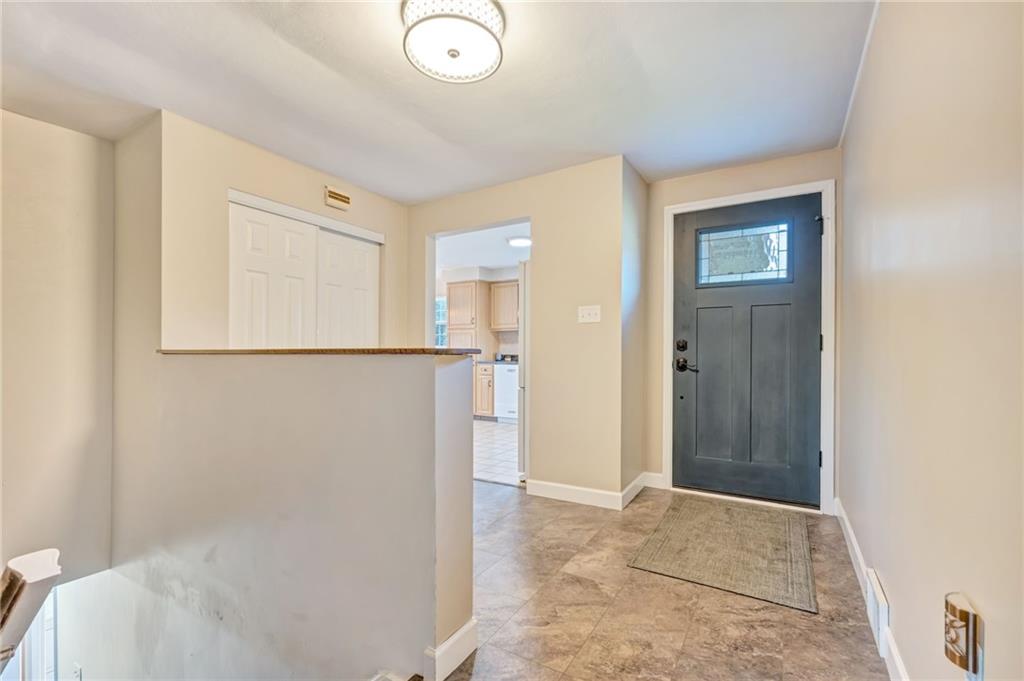 250 Shafer Road Coraopolis, PA 15108 - Photo 6 of 24 Gallery Image 6