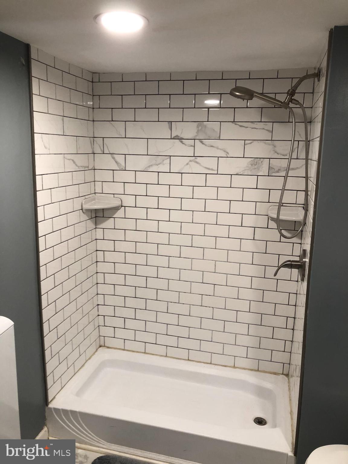 351 Park Road Sicklerville, NJ 08081 - Photo 22 of 27 Bathroom