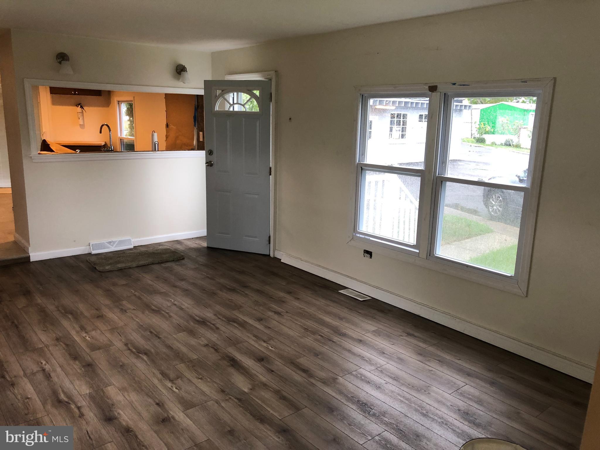 351 Park Road Sicklerville, NJ 08081 - Photo 9 of 27 Living room