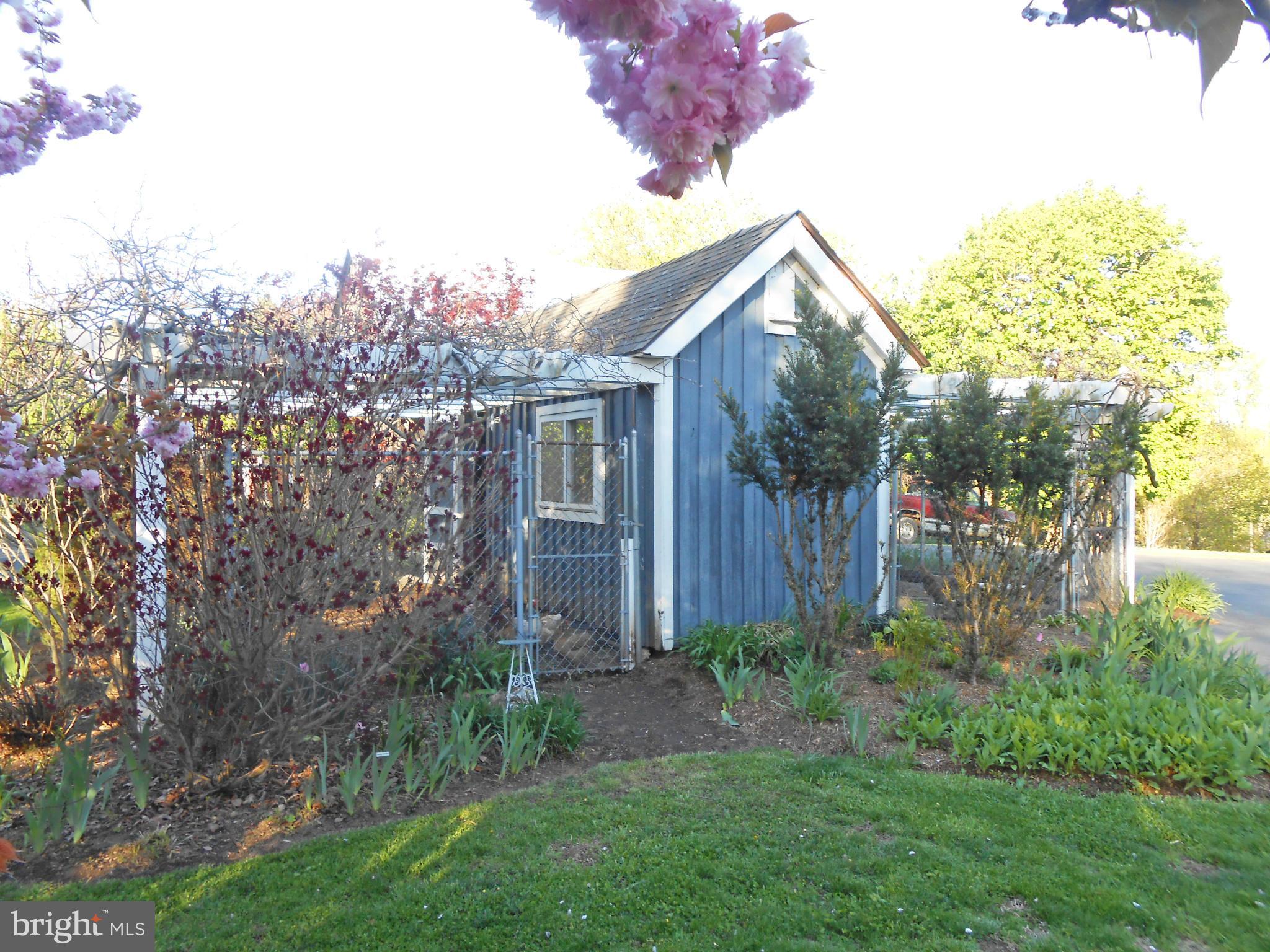 6001 Brooklyn Bridge Road Laurel, MD 20707 - Photo 26 of 28 Chicken Coop