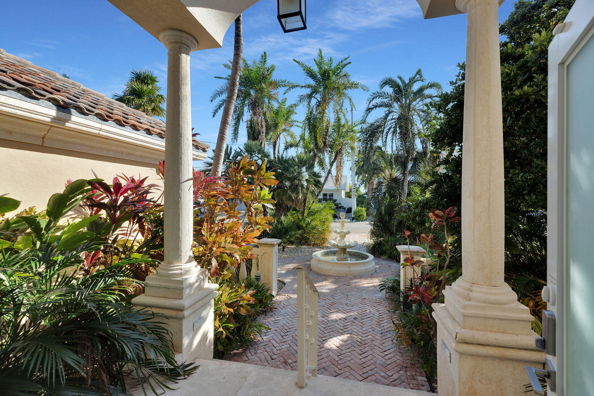 125 13th Street Key Colony Beach, FL 33051 - Photo 54 of 56 Entrance View