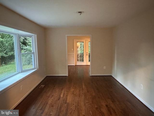 4551 Dares Beach Road Prince Frederick, MD 20678 - Photo 12 of 59 Living Room - Main Level