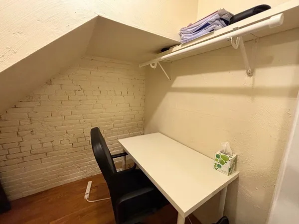 $2,595 | 76 Tyler Street, Unit B1, Boston, MA 02111