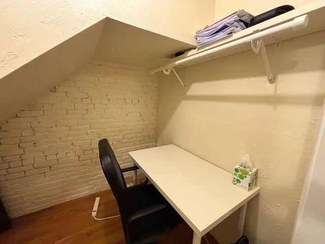 $2,595 | 76 Tyler Street, Unit B1, Boston, MA 02111