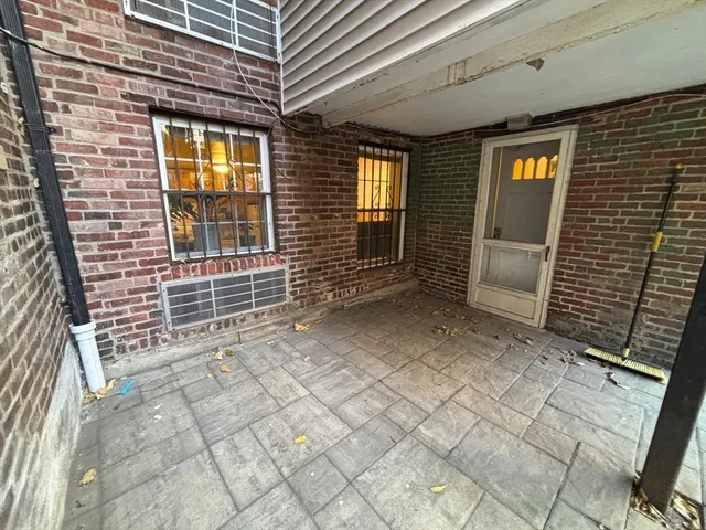 $2,595 | 76 Tyler Street, Unit B1, Boston, MA 02111