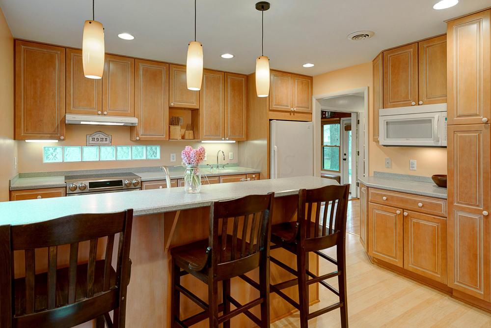 3176 Leeds Road Columbus, OH 43221 - Photo 13 of 27
