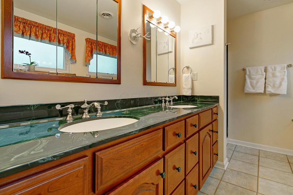 3176 Leeds Road Columbus, OH 43221 - Photo 24 of 27